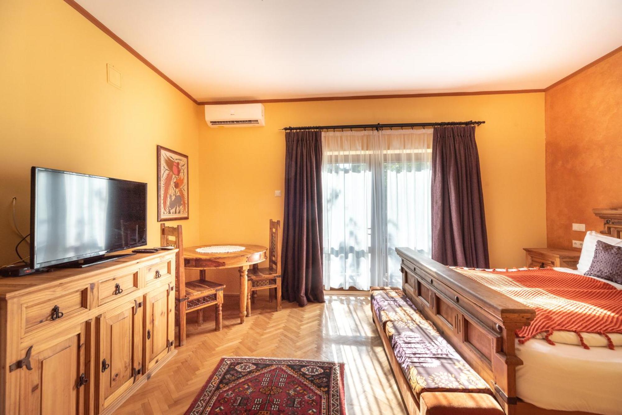 Corona Villa Heviz Room photo